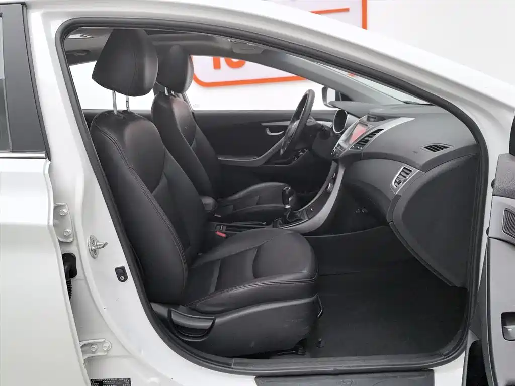 Hyundai Langdong 2016 1.6L Manual Premium Edition фото 23