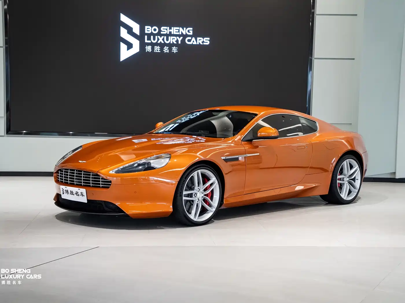 Aston Martin Virage 2012 6.0 Coupe фото 2