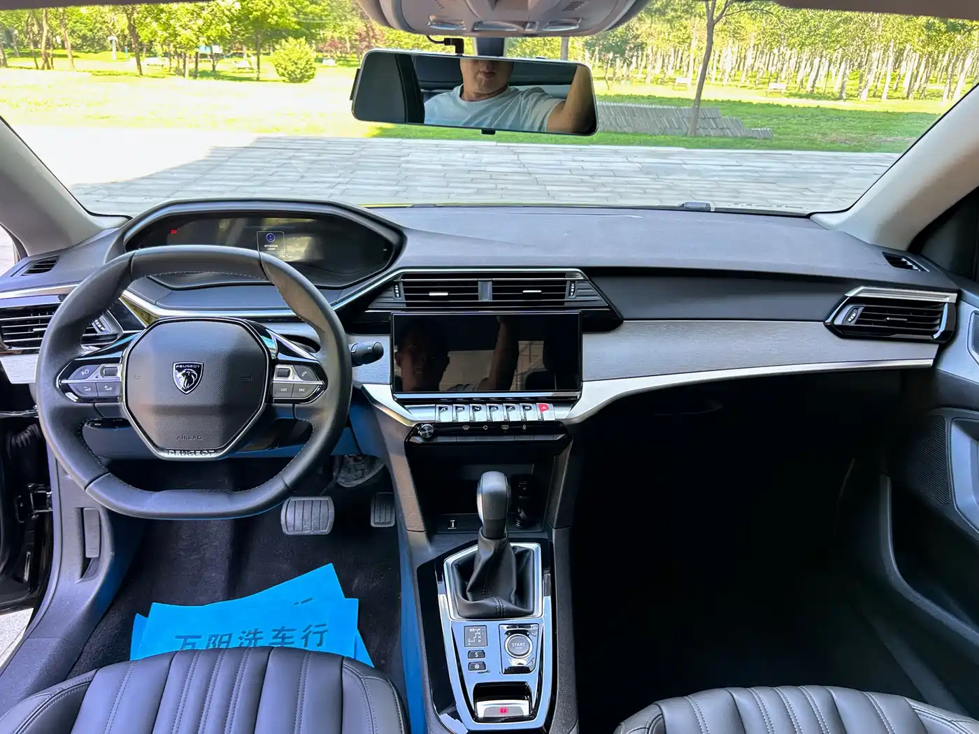 Peugeot 408 2022 1.6T Light Chaser Edition фото 8