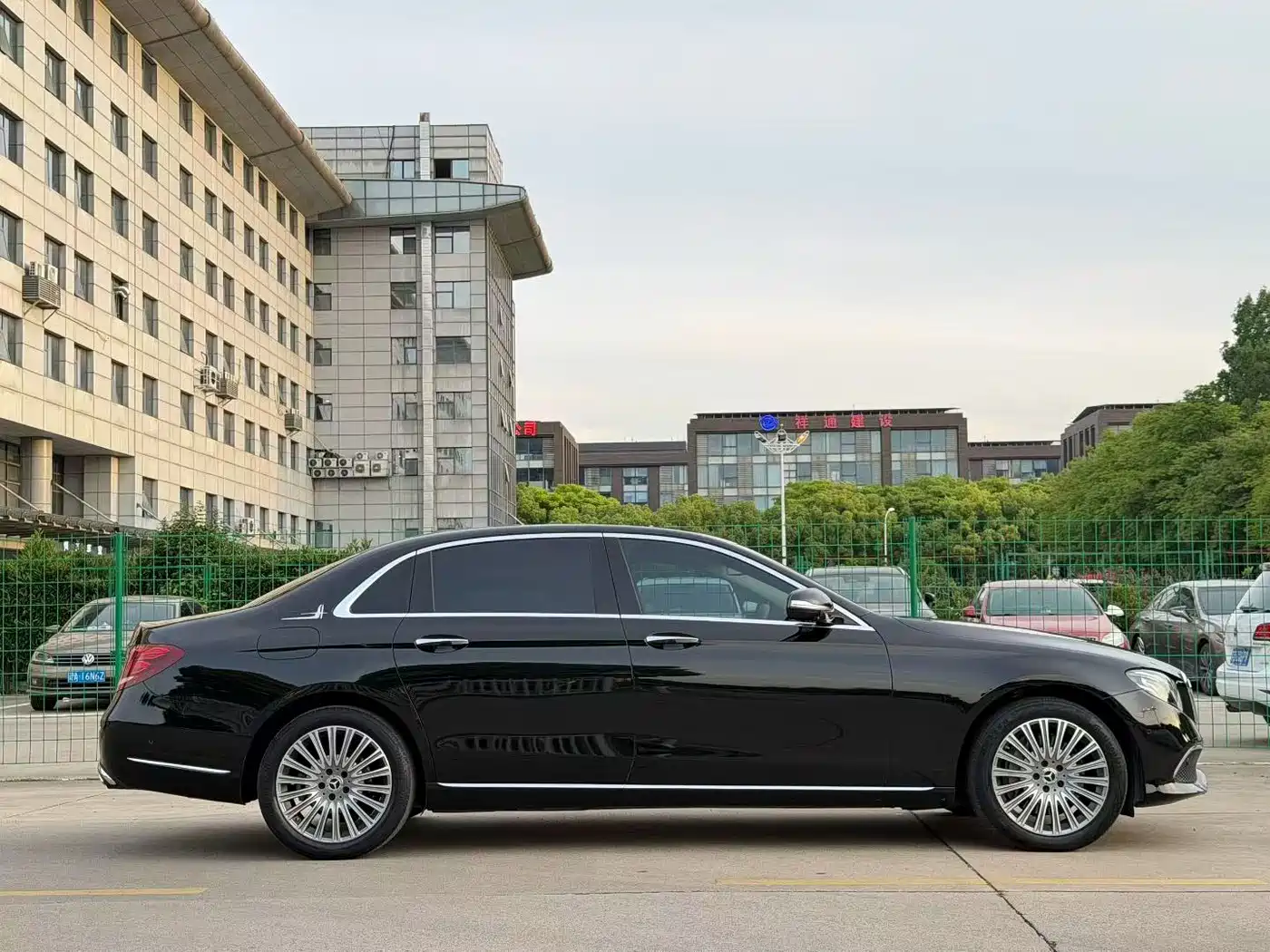 Mercedes-Benz E-Class 2020 E 300 L Luxury Model фото 8