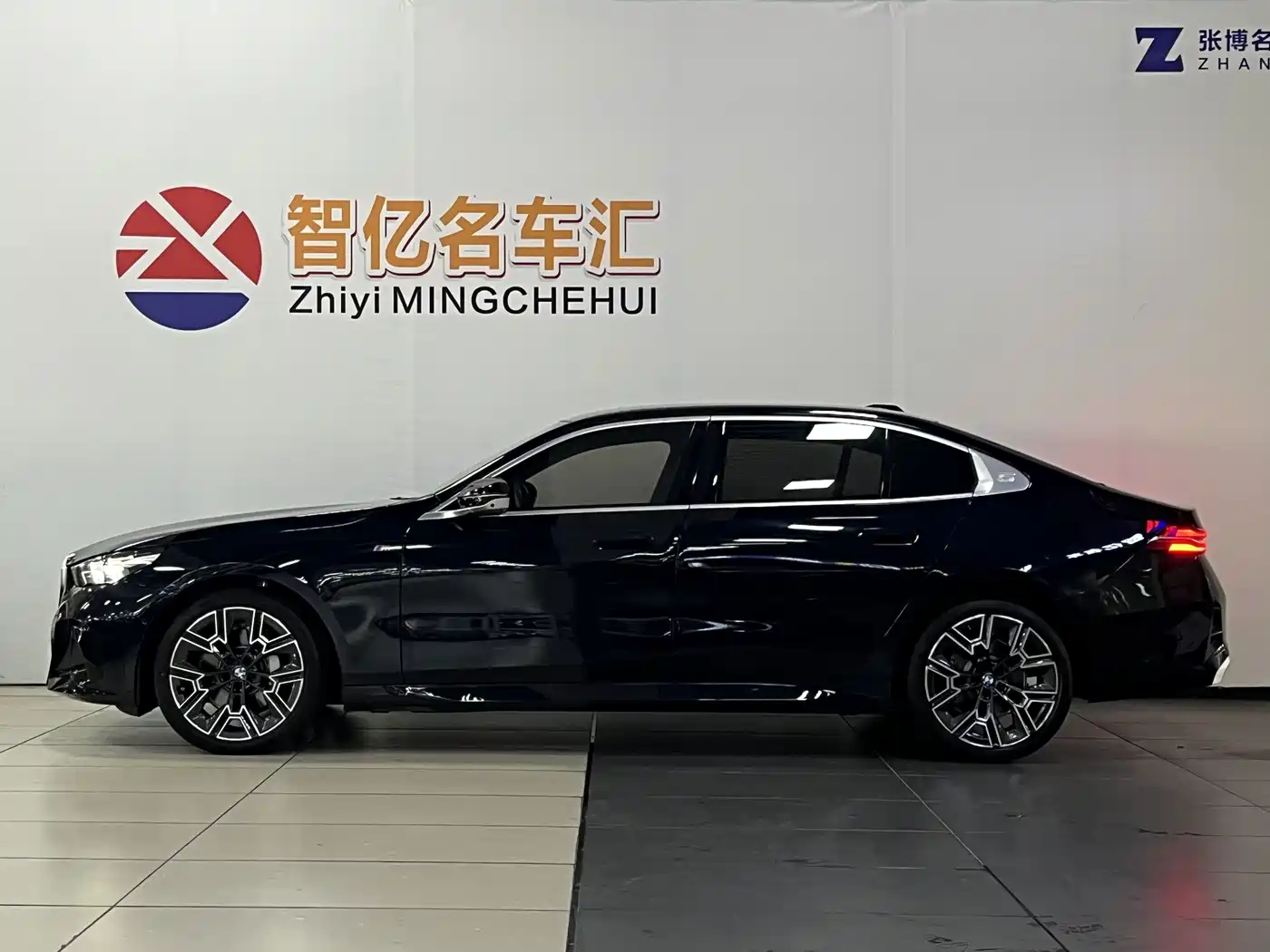 BMW 5 Series, миниатюра 3