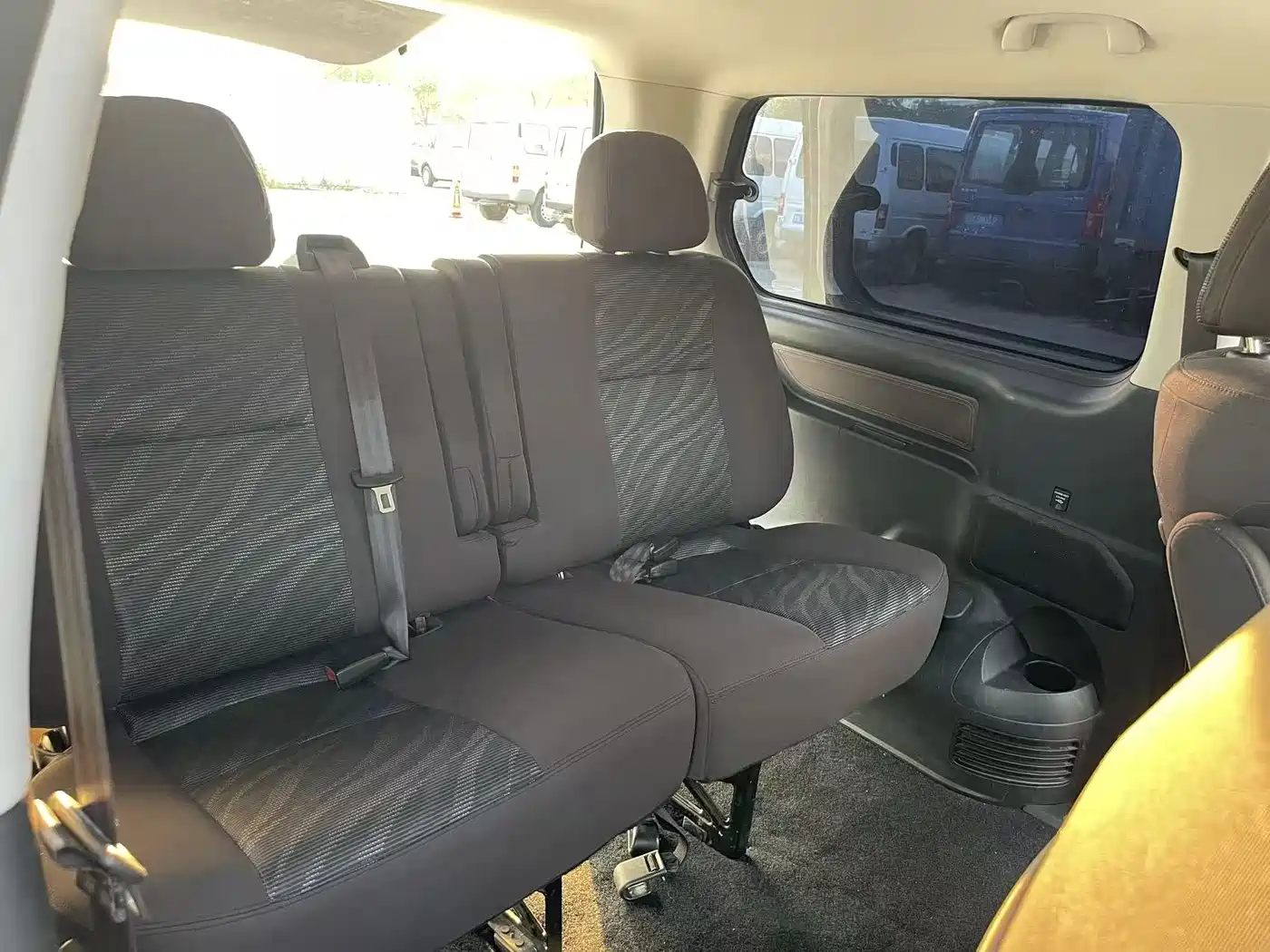 Dongfeng Fengxing Lingzhi PLUS 2022 2022 Wagon 2.0L Manual Luxury 7-Seater