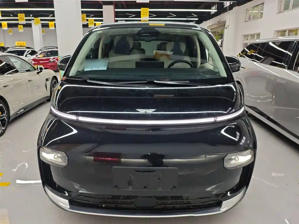 Geely Galaxy Yizhen L380 2025 Model 650km Flagship Edition AWD фото 3