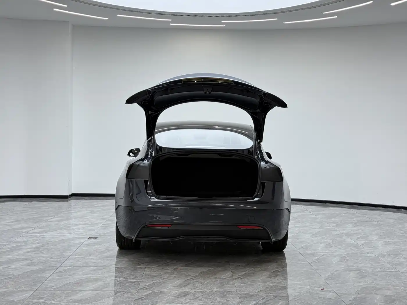 Tesla Model 3 2026 2025 Model Year Facelift Rear-Wheel Drive