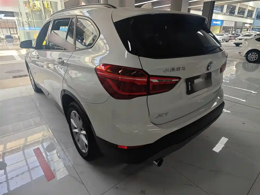 BMW X1 2019 sDrive18Li Fashion Model фото 23