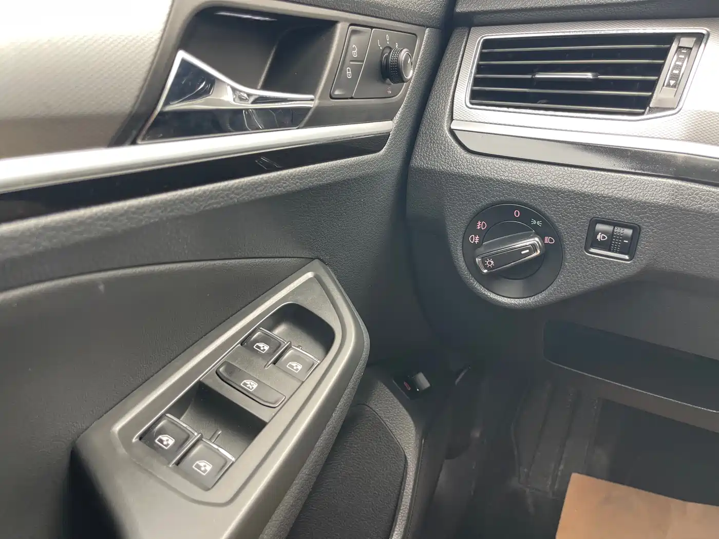 Volkswagen Bora 2018 1.5L Automatic Comfort фото 13