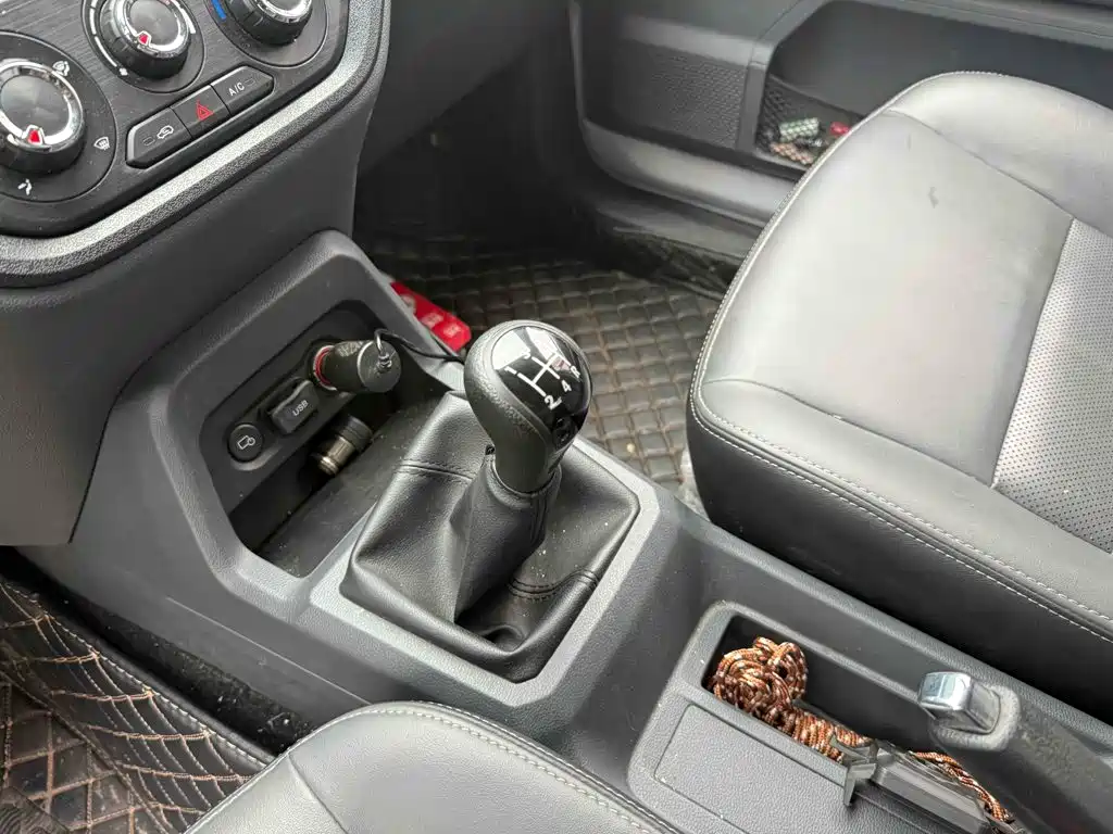 Wuling Motors Wuling Journey 2023 2021 1.5L Pioneer LAR