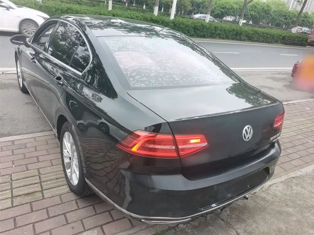 Volkswagen Magotan 2017 330TSI DSG Luxury фото 6