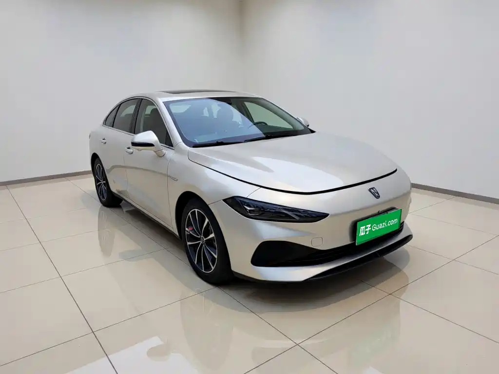 Roewe D7 2025 2025 DMH 125km World Champion Edition