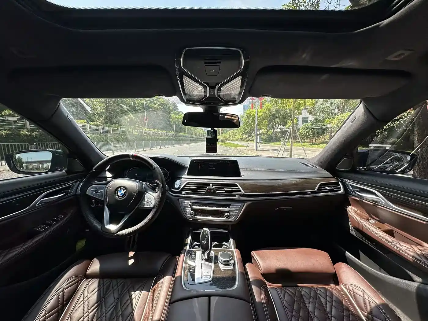 Photo 6 - BMW 7 Series