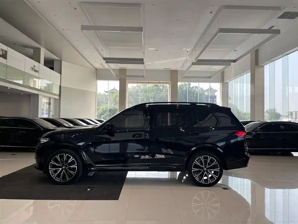 BMW X7 2019 xDrive40i Executive M Sport Package фото 3