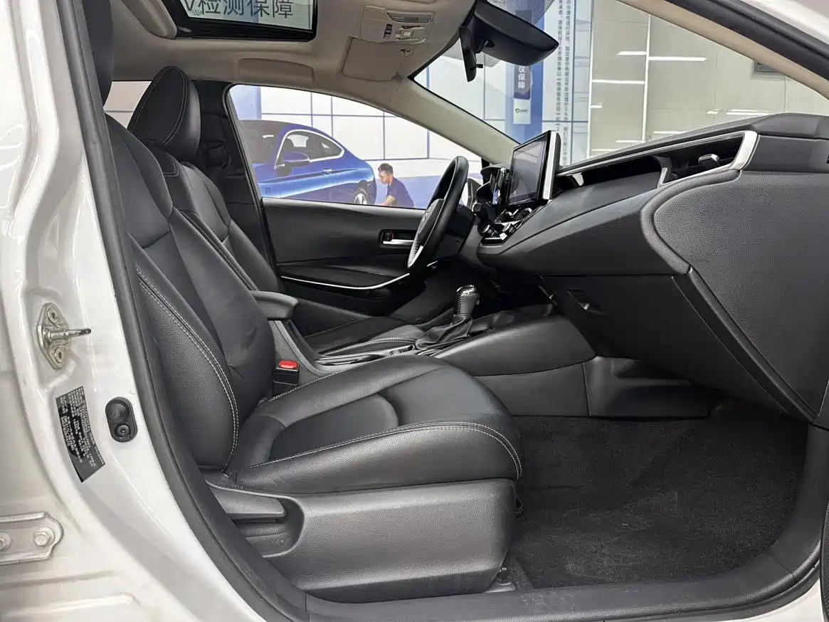 Photo 12 - Toyota Corolla