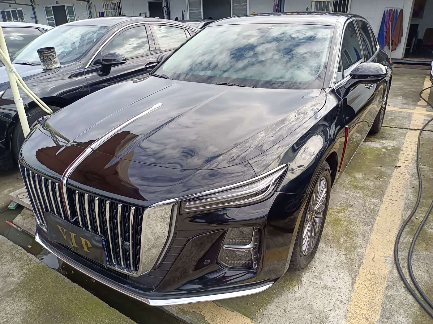 Hongqi H5