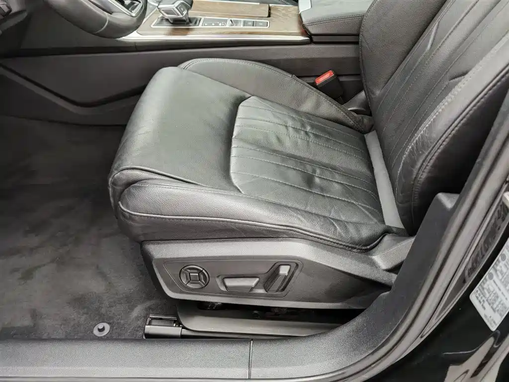 Audi A6L 2021 45 TFSI Exclusive Elegance фото 20