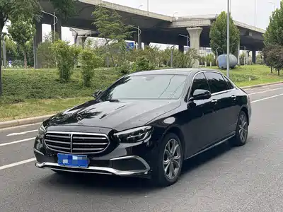 Mercedes-Benz E