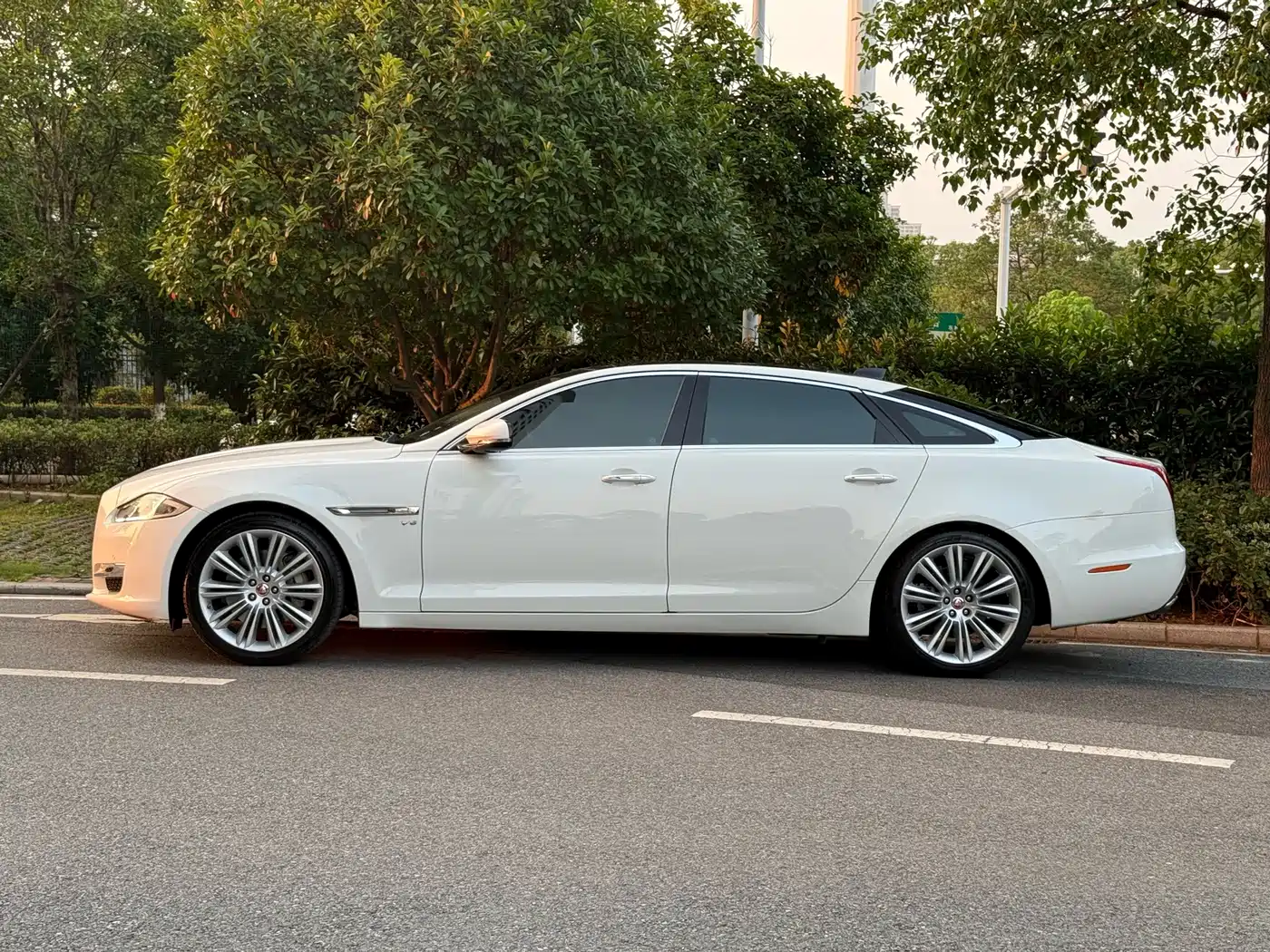 Jaguar XJ 2019 2018 XJL 3.0 SC 2WD Elegant Business Edition