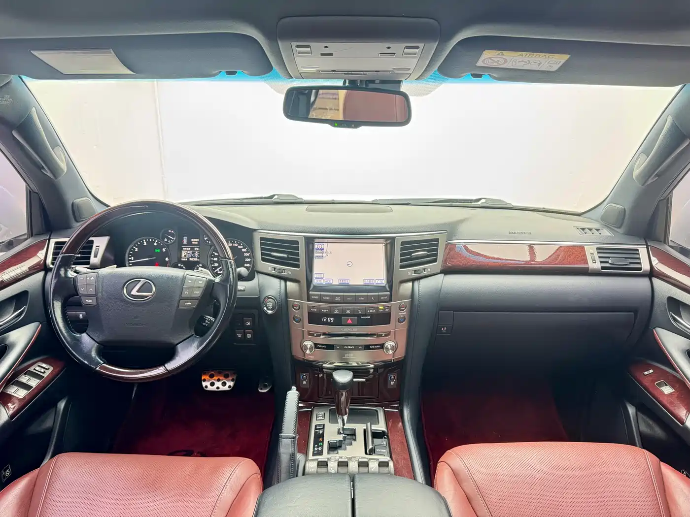 Lexus LX фото 8