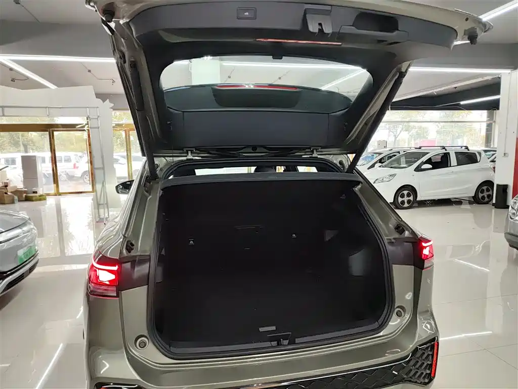 Volkswagen Tayron 2025 Tayron L 380TSI 4WD Luxury фото 15