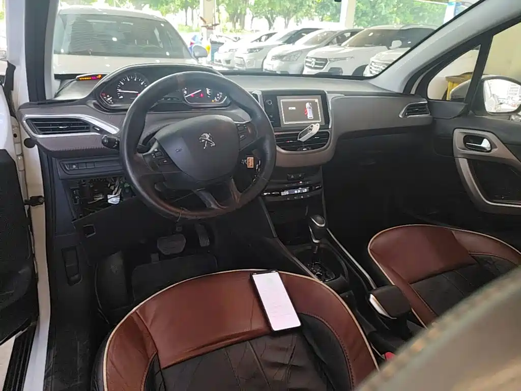 Peugeot 2008 2016 2014 1.6L Automatic Fashion Edition