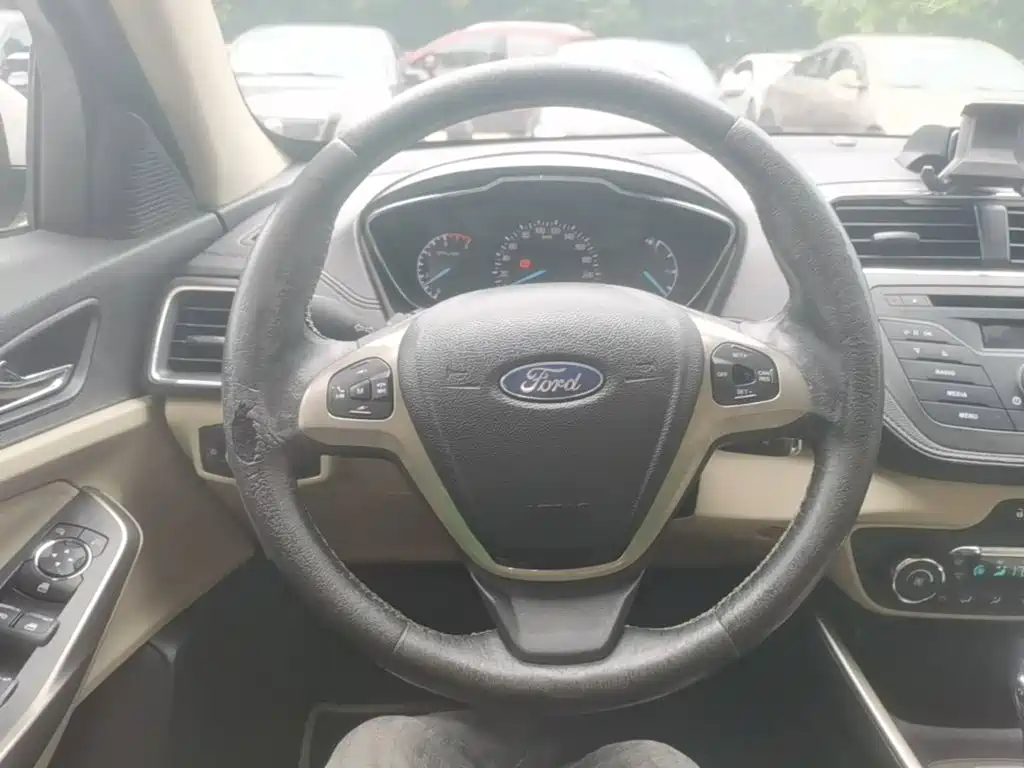 Ford Escort 2015 2015 1.5L Automatic Fashion