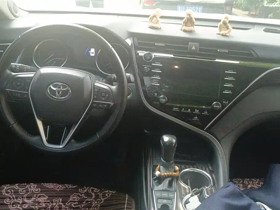Toyota Camry 2018 2.5G Luxury Edition фото 12