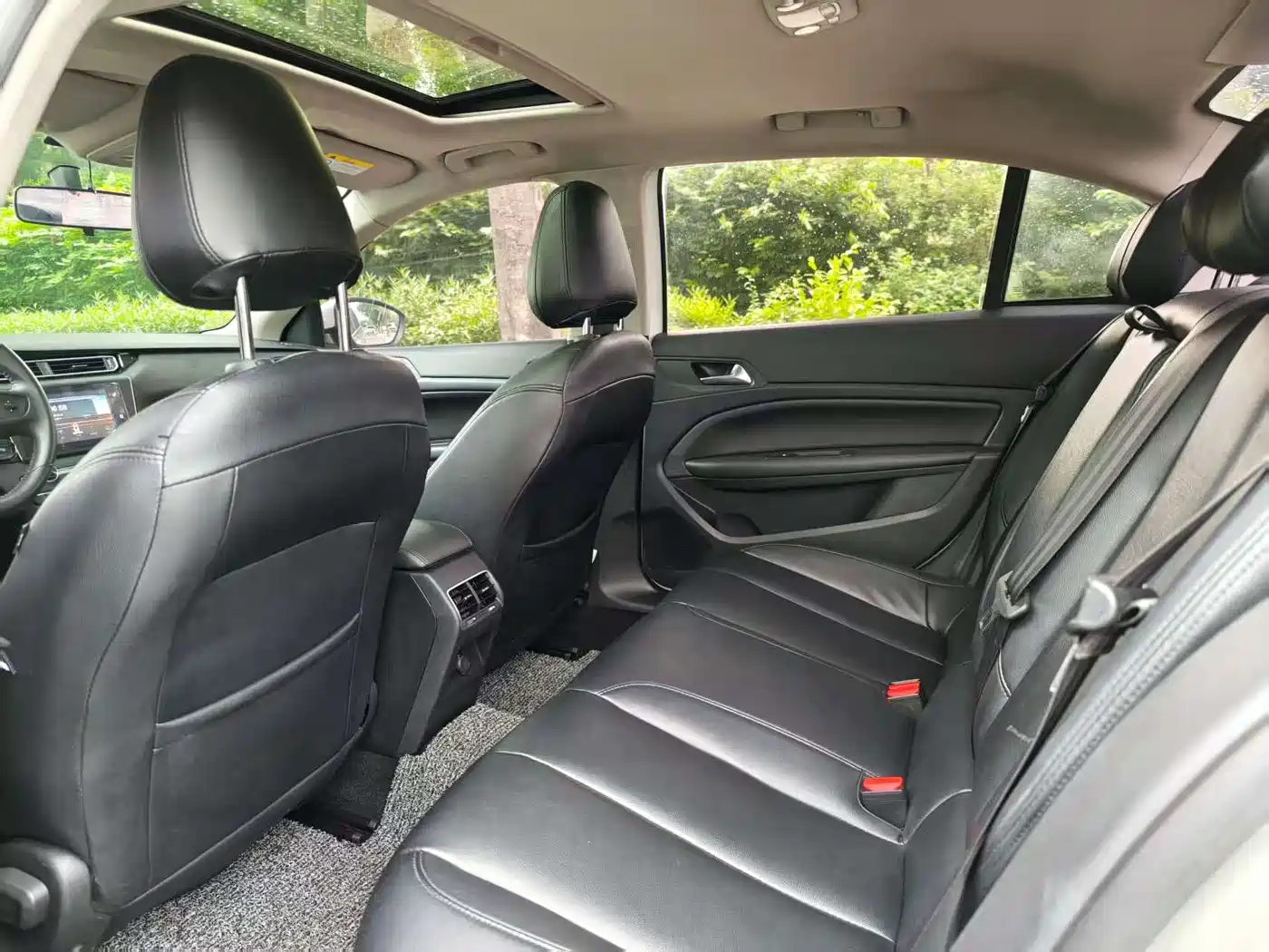 Peugeot 408 2014 1.8L Automatic Luxury Edition фото 7