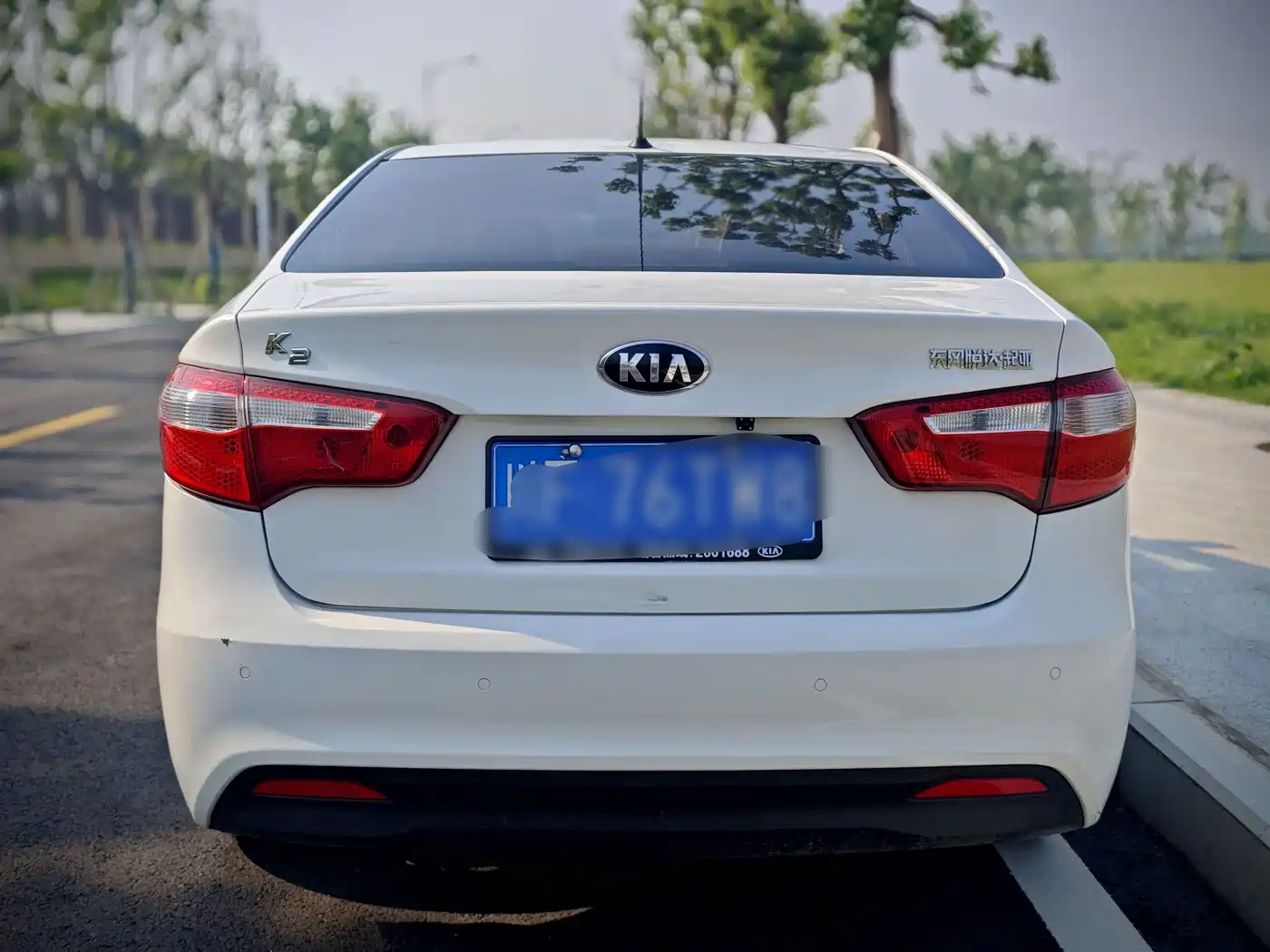 Kia K2 2013 2012 Sedan 1.4L MT GLS Commemorative Edition