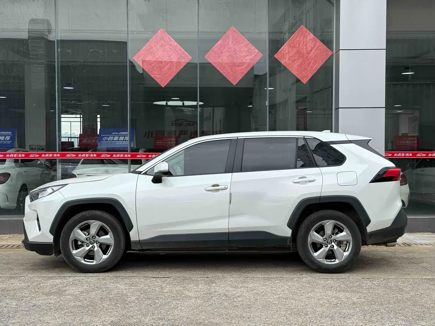 Toyota RAV4 Rongfang 2022 2.0L CVT 4WD Trend Edition фото 3