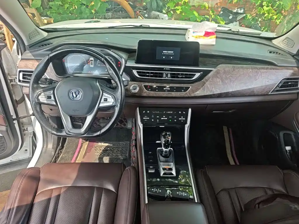 Фото 10 - Changan CS75