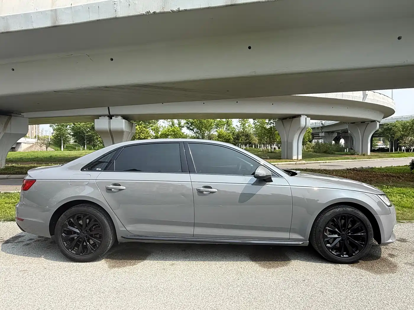 Audi A4L 2017 40 TFSI Progressive фото 4