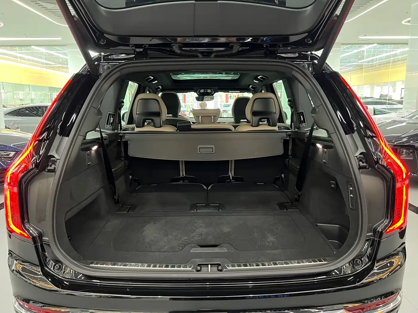 VOLVO XC90 PLUG IN HYBRID