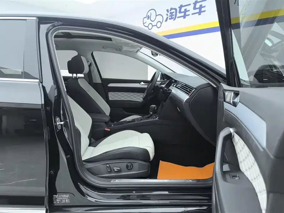 Volkswagen Magotan 2023 Model 2 Million Commemorative Edition 330TSI DSG Luxury фото 8