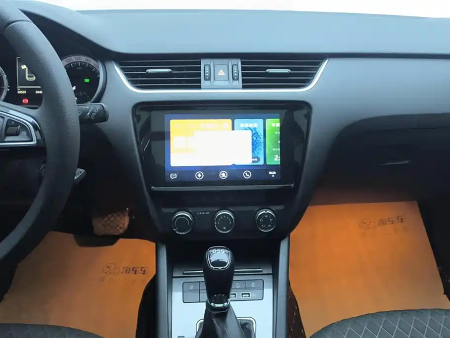 Škoda Octavia 2019 Wagon TSI280 DSG Luxury Edition China VI фото 13