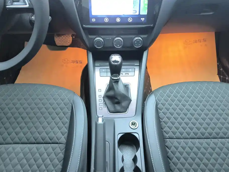 Škoda Octavia 2019 Wagon TSI280 DSG Luxury Edition China VI фото 16