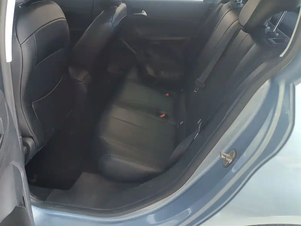 Peugeot 308S 2015 1.2T Auto Dynamic Edition фото 17