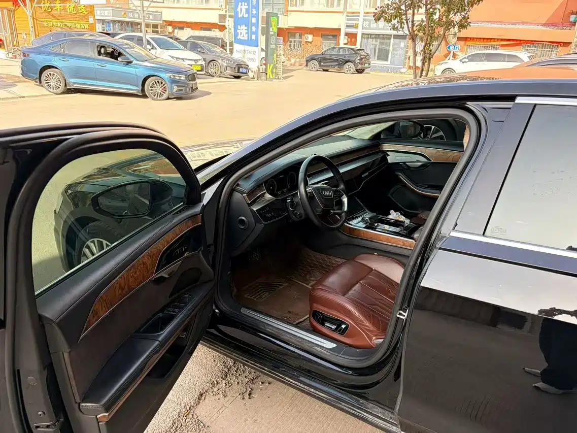 Audi A8 2019 Plus A8L 55 TFSI quattro Luxury фото 2