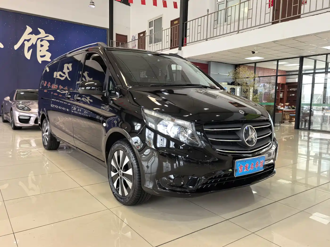 Mercedes-Benz Vito 2021 2.0T Elite 7-Seater фото 3