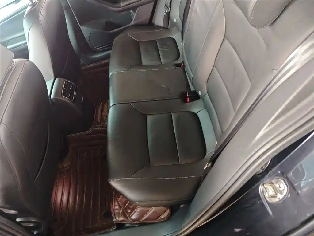 Volkswagen Sagitar 2018 280TSI DSG Spark Edition фото 17