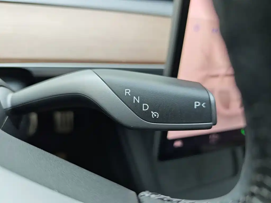 Фото 14 - Tesla Model 3