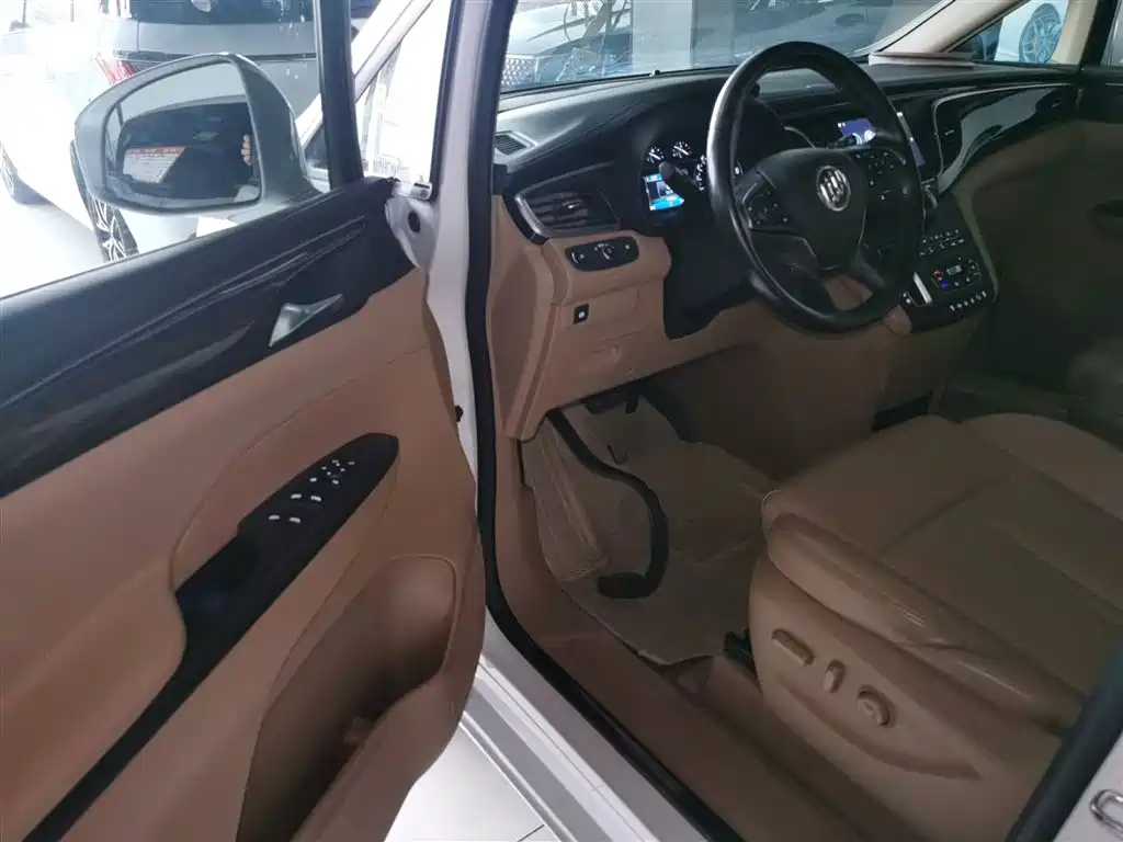 Buick GL8 2017 ES 28T Premium China V фото 16