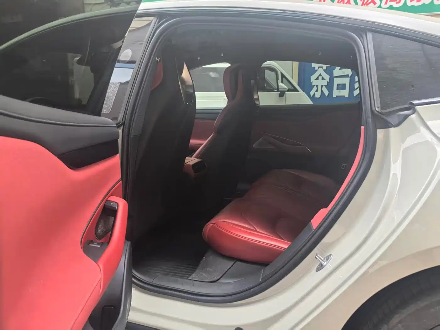 XIAOMI CAR XIAOMI SU7