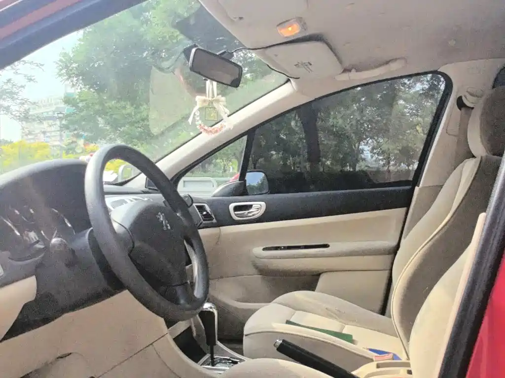 Peugeot 307 2009 2009 Model Sedan 1.6L Manual Aile Edition