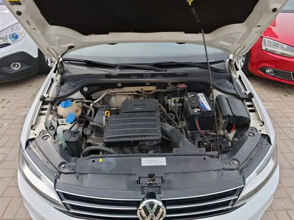 Volkswagen Sagitar 2017 1.6L Automatic Comfort фото 20