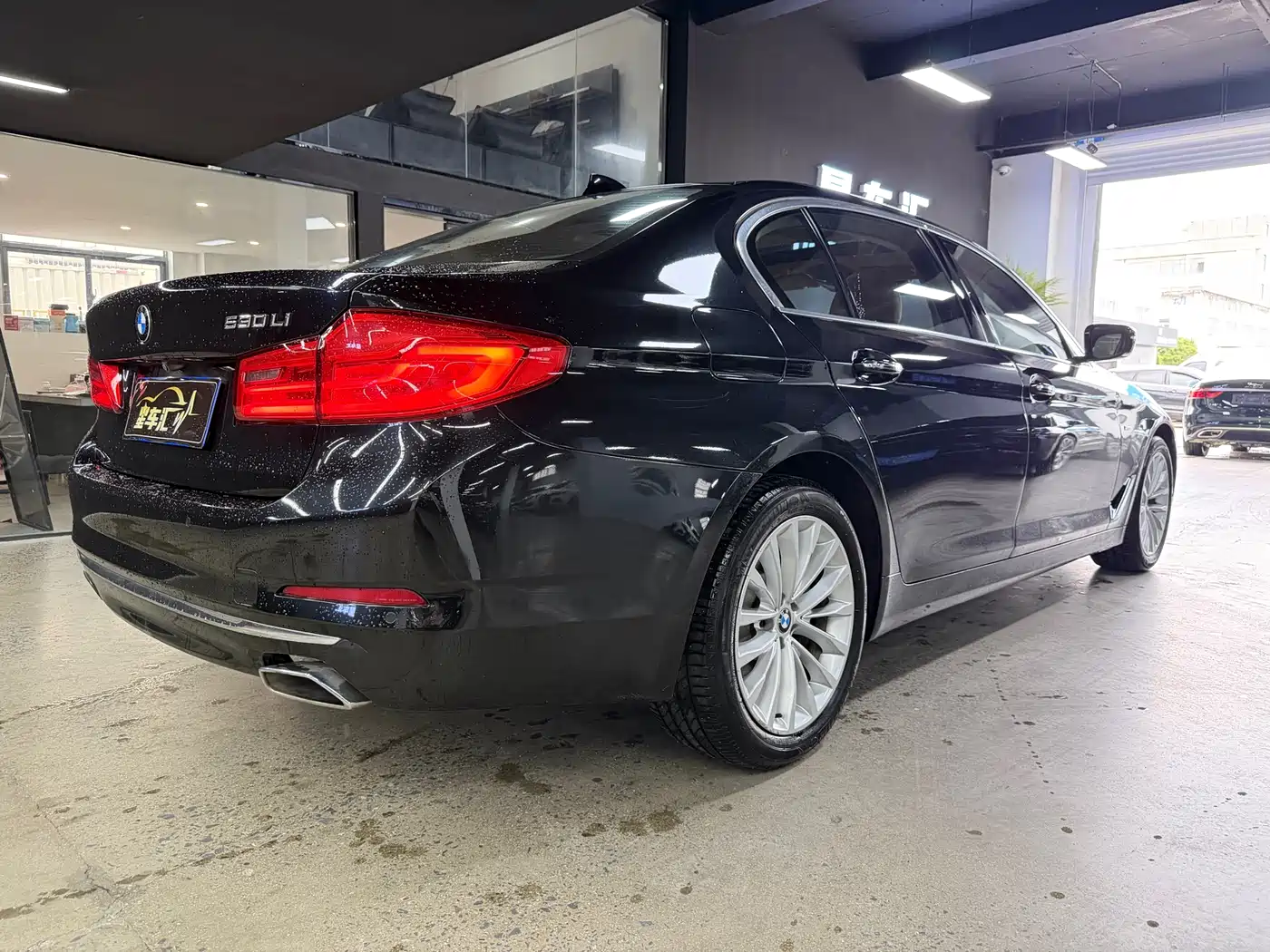 Фото 13 - BMW 5 Series