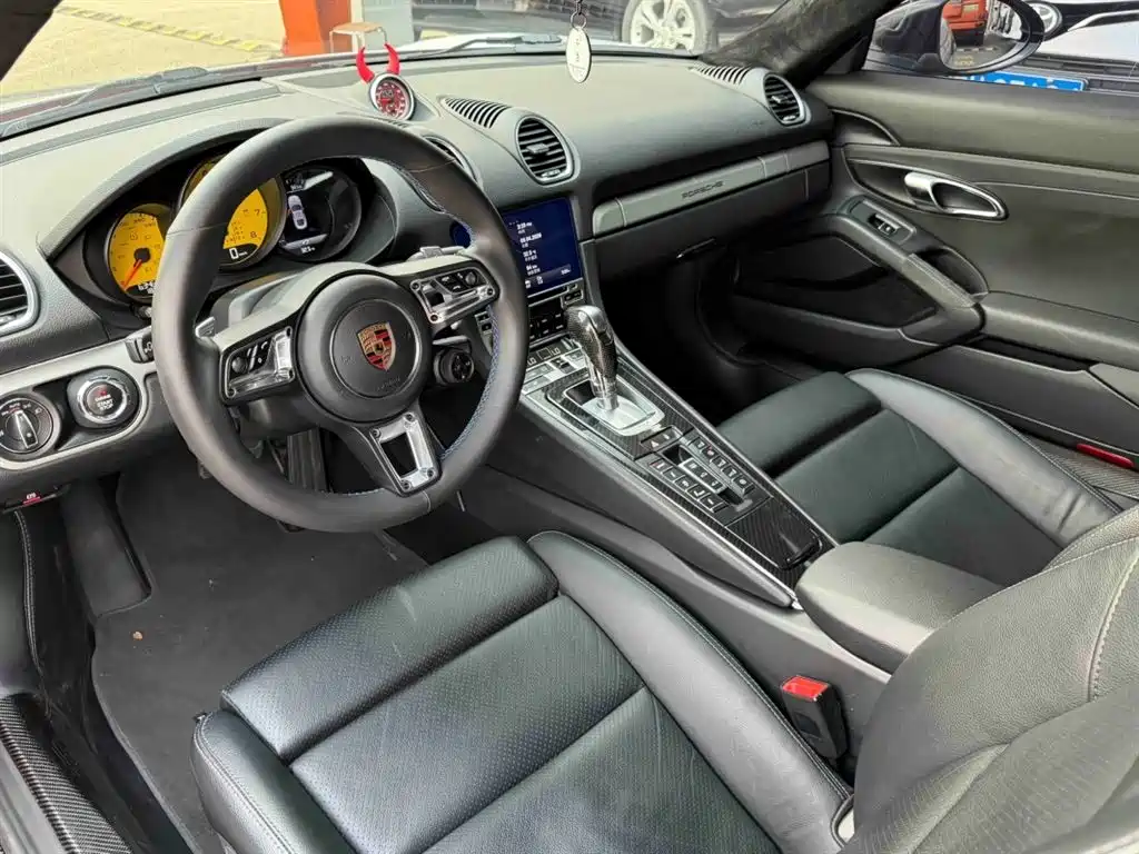 Porsche 718 2016 Cayman 2.0T фото 5