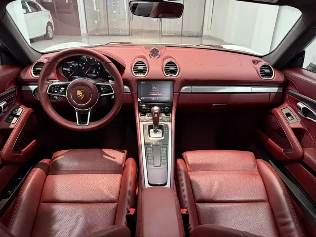 Porsche 718 2018 Cayman 2.0T фото 5