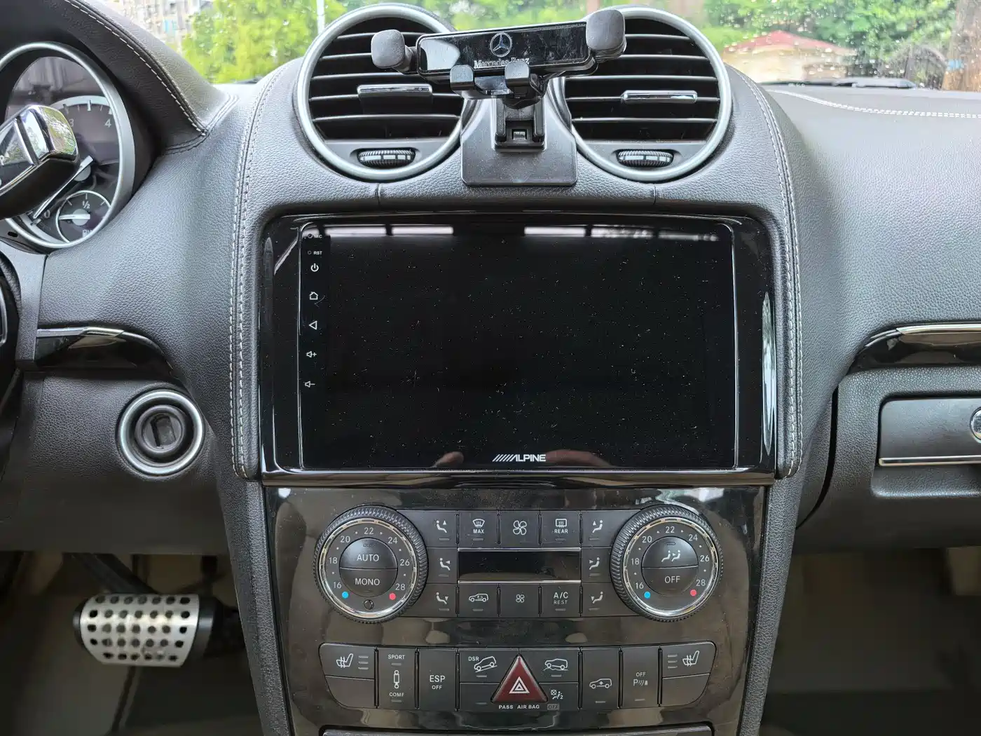 Mercedes-Benz M-Class 2010 ML 350 4MATIC Luxury фото 15