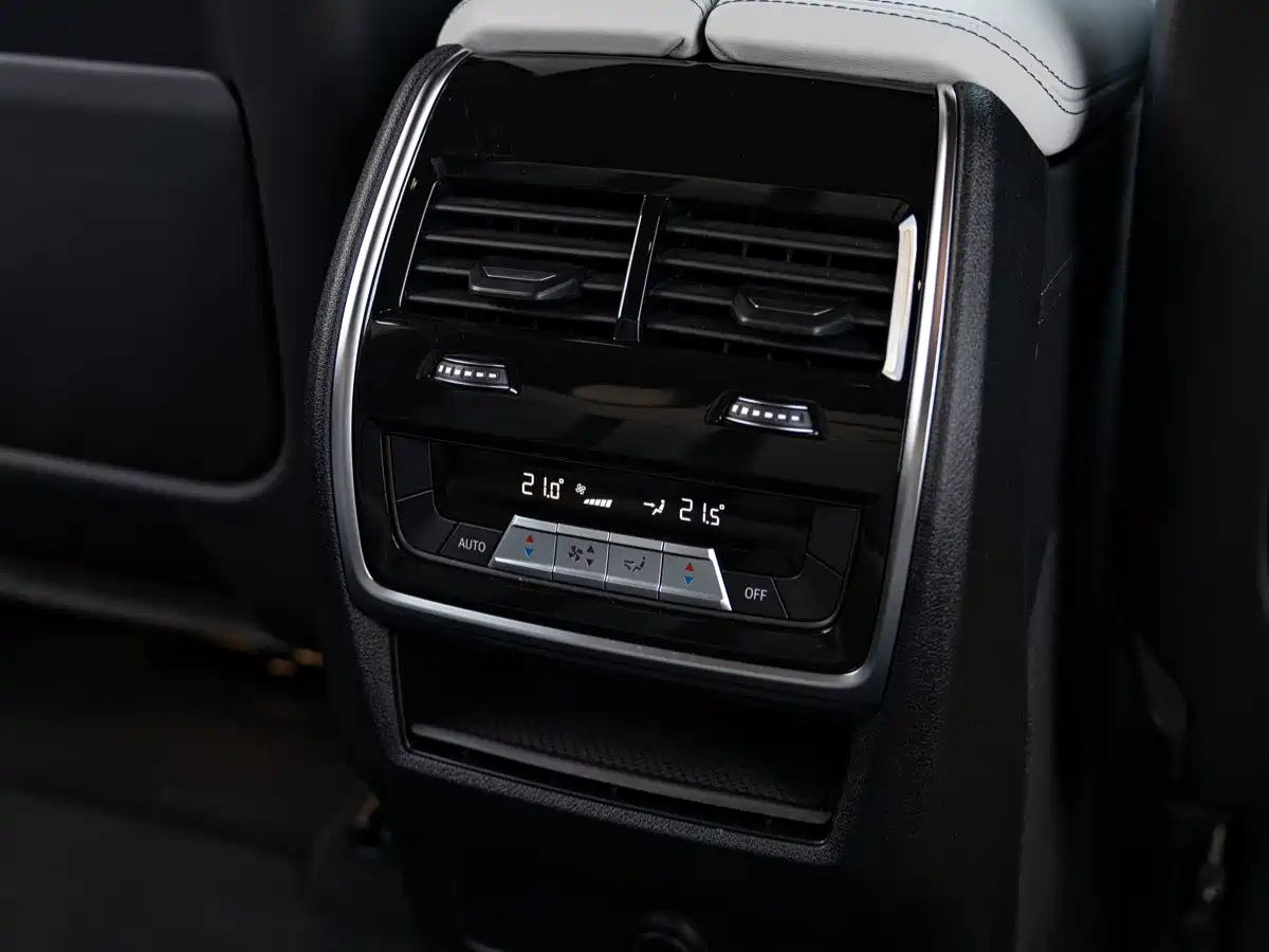 BMW X6 M 2022 X6 M фото 22