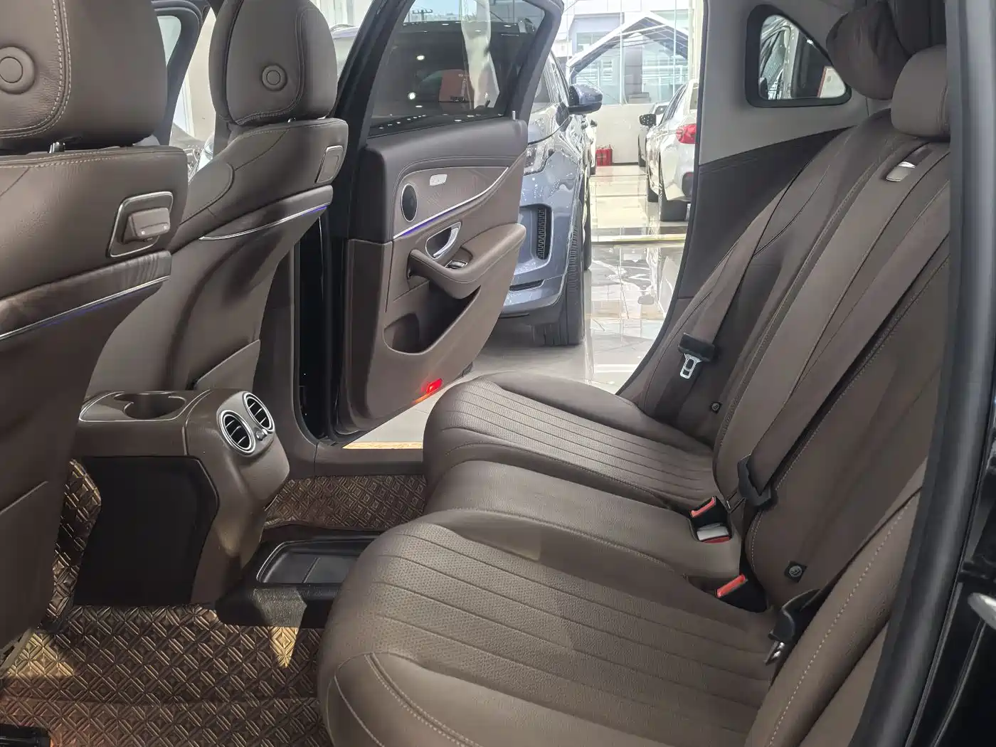 Mercedes-Benz E-Class 2020 E 300 L Fashion фото 11