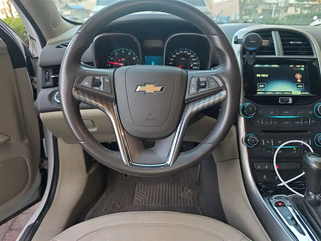 Chevrolet Malibu 2013 2.4L Automatic Luxury Edition фото 3